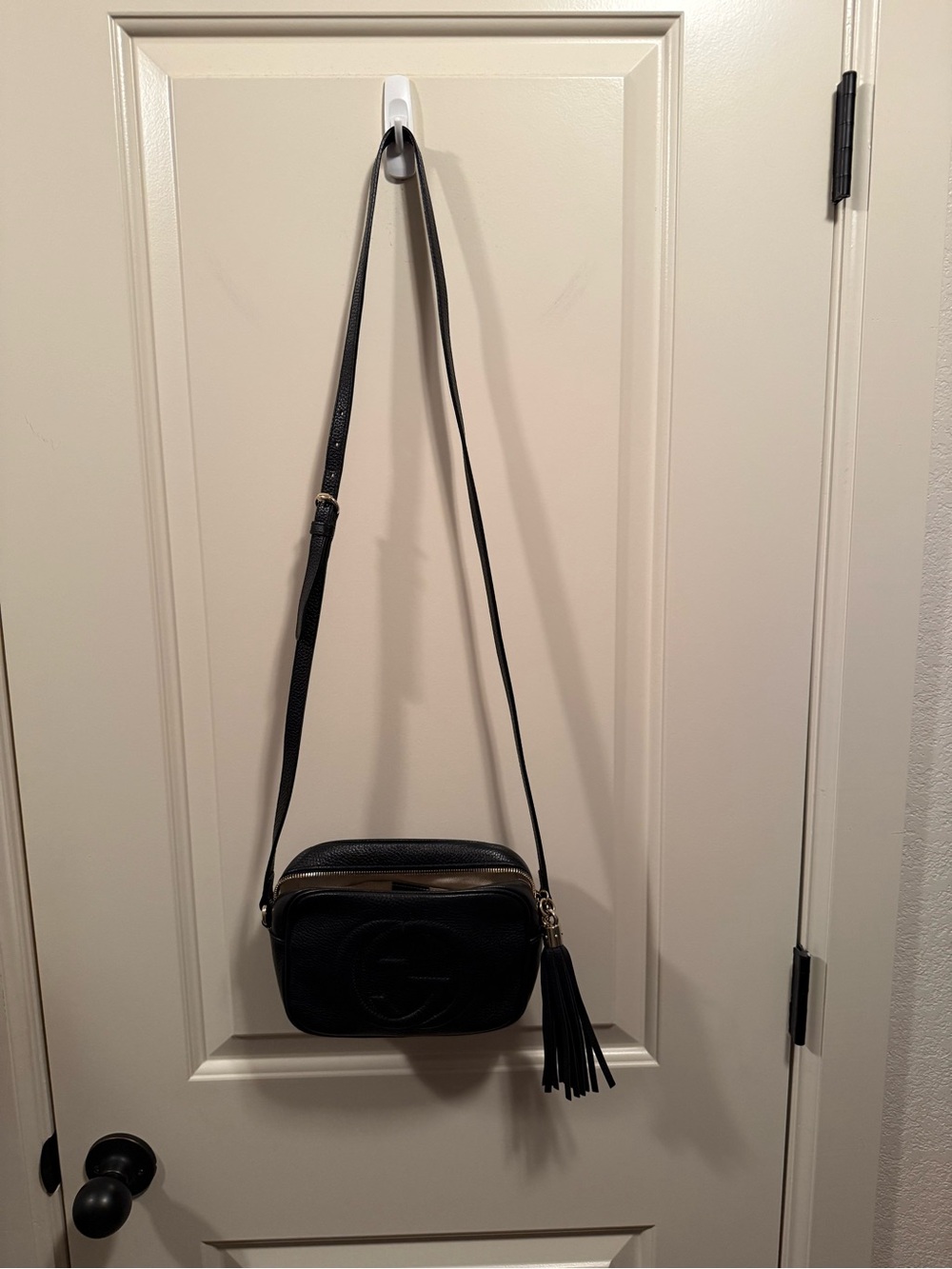 Gucci Black Leather Shoulder Bag with Gold Hardware - Picture 7 of 13